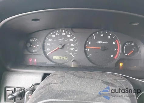 2001 Nissan Frontier Xe-V6 from USA, damaged, VIN 1N6ED27T21C372541